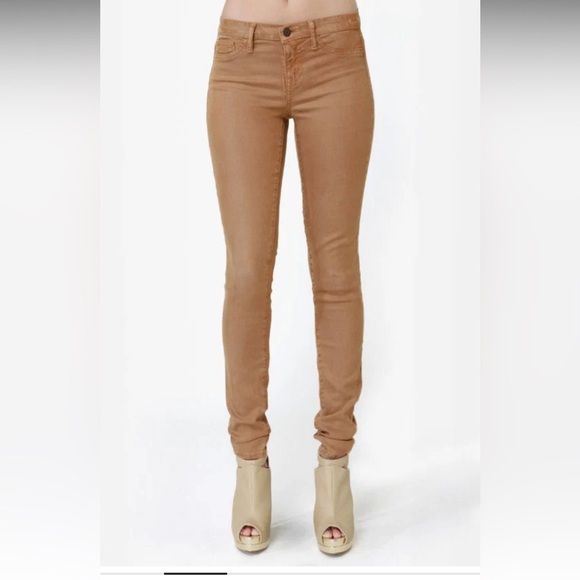Dittos Light Brown Jeans
Dittos Jessica Mid-Rise Nutmeg Brown Jeggings
Size 26 - Picture 2 of 13